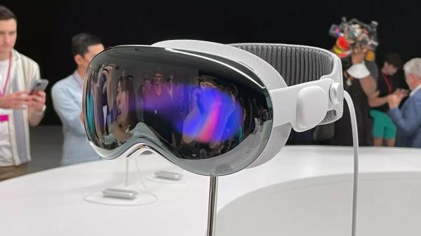 Apple выпустит множество гарнитур и XR очков в период до 2028 года
